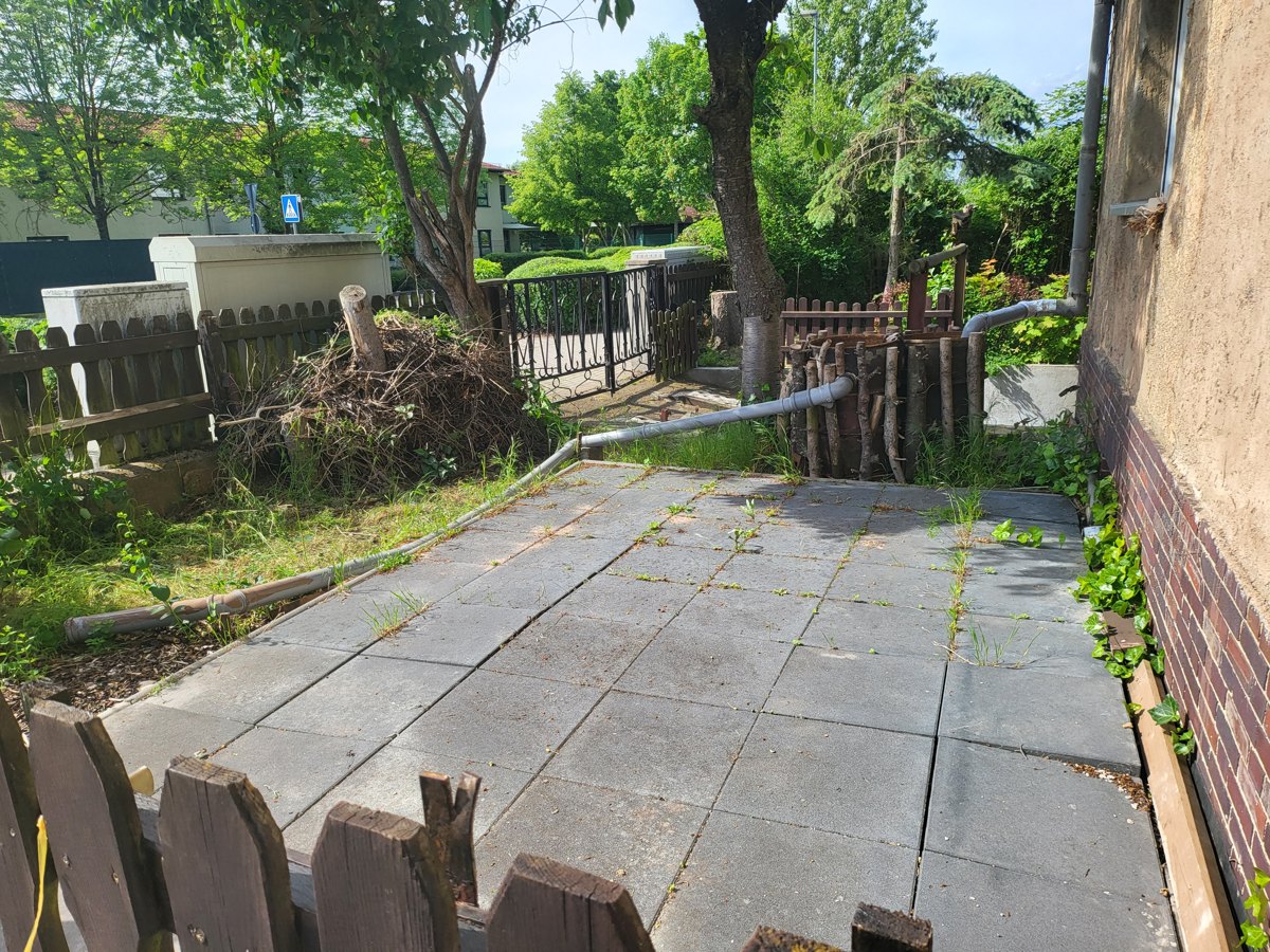 Kleine Auffahrt / Terrasse EG
