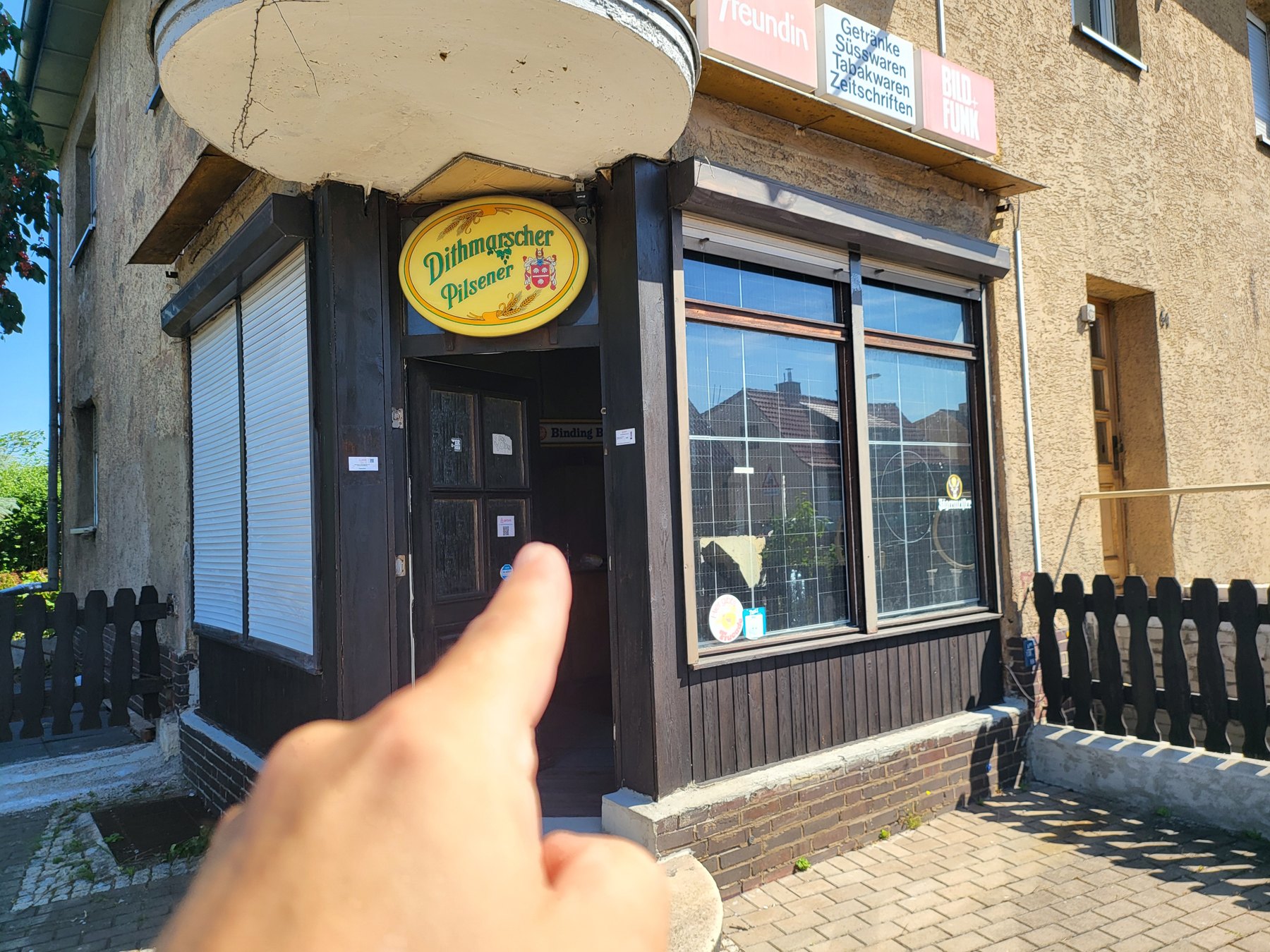 Eingang der Nostalgischen FeWo EG mit Terrasse